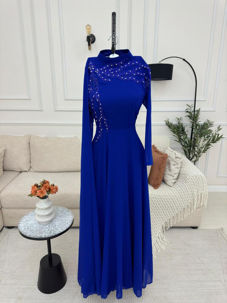 فستان شيفون مزدوج القبة مطرز يدويا