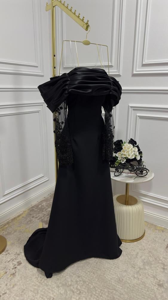 فستان باربي + تول مطرز بالخرز