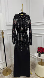 فستان كريب مطاطي وتطريز يدوي