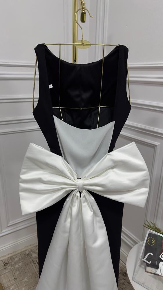 فستان كريب مطرز بذيل ميكادو