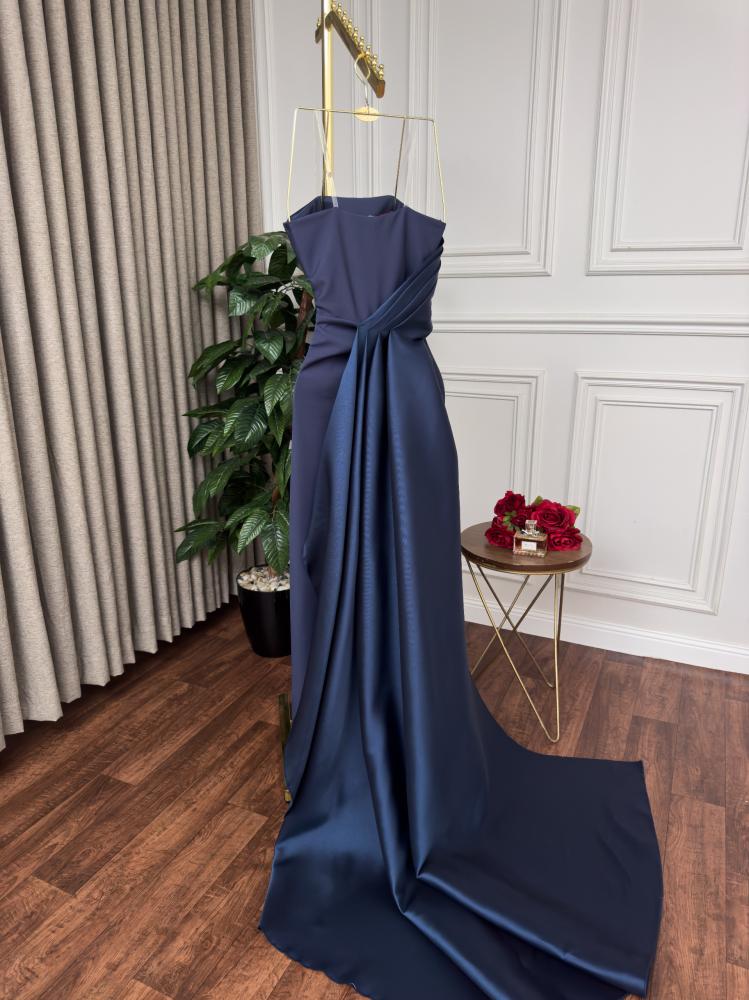 باربي ناعمة + فستان ساتان