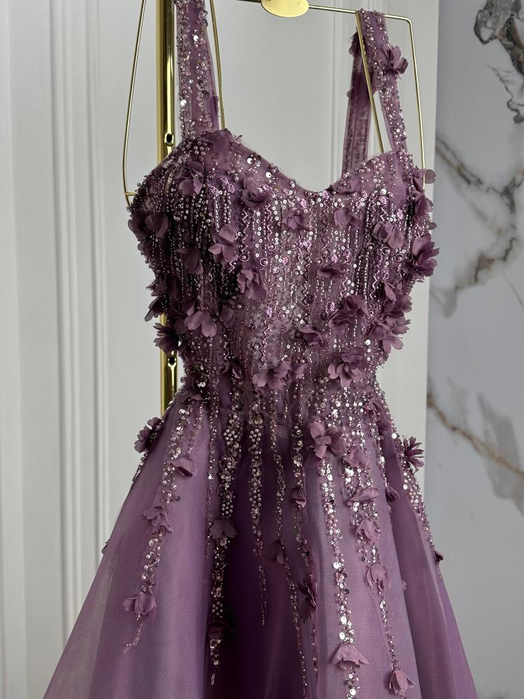 فستان سهرة من الخشب الثقيل