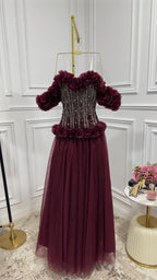 فستان طويل مقطوع بالليزر