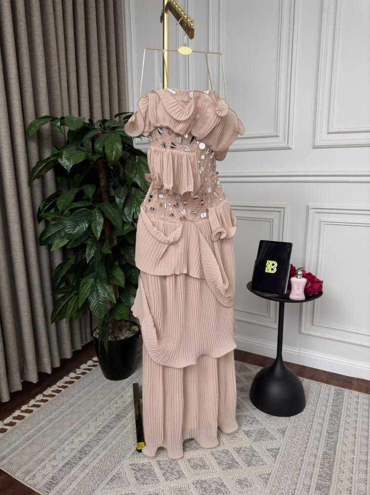 فستان جورجيت متعدد الطبقات