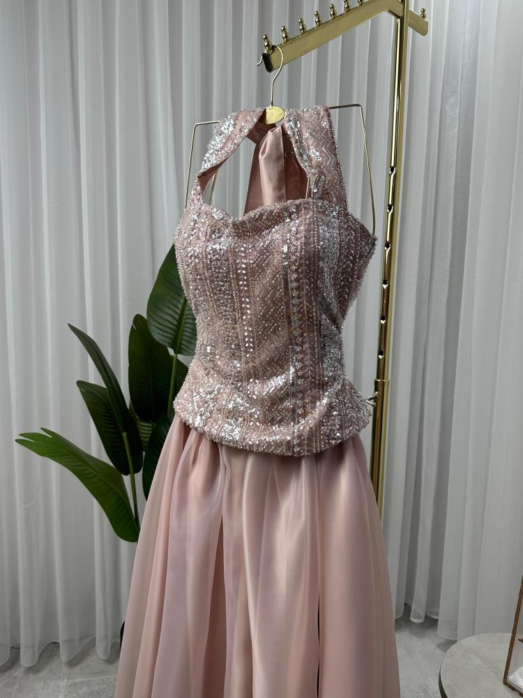 تكلفة السديري المطرزة بالشال والتنورة أصولها