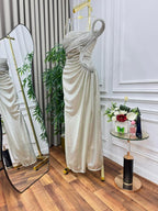 فستان سهرة مقنع