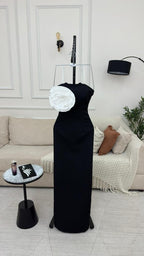 فستان باربي مع صدر وردة