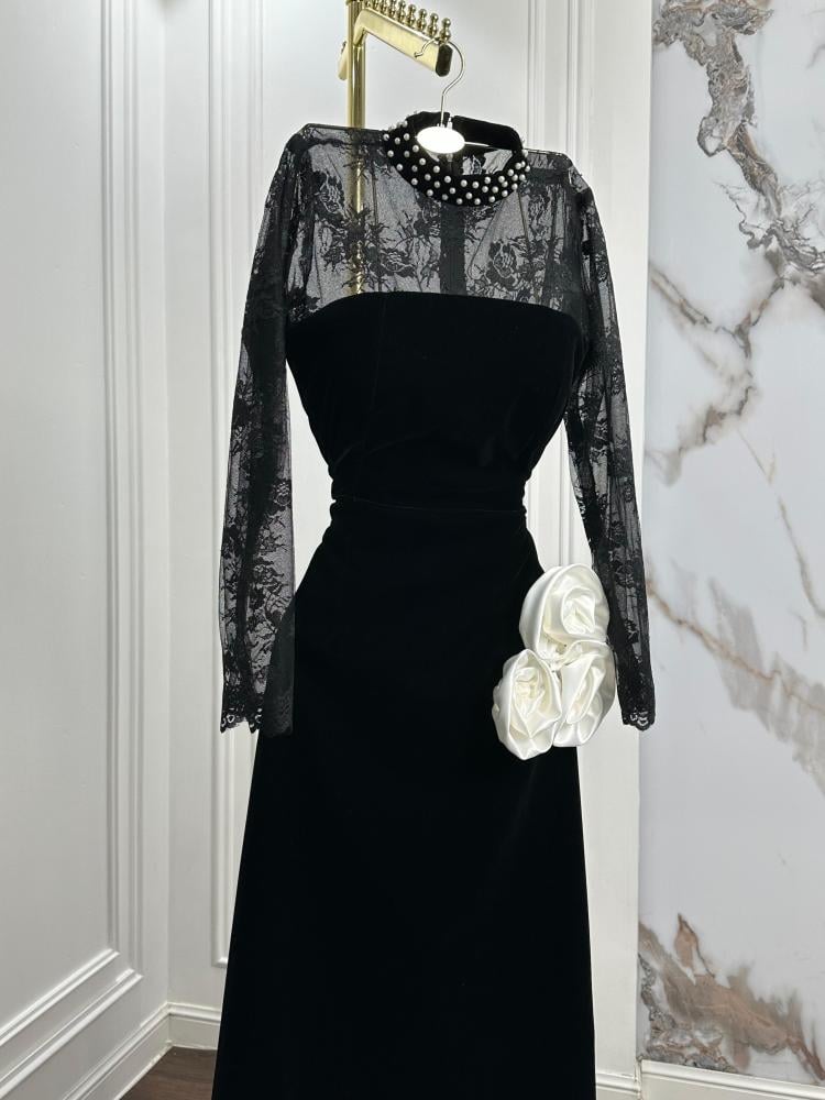 فستان جوخ ودانتيل