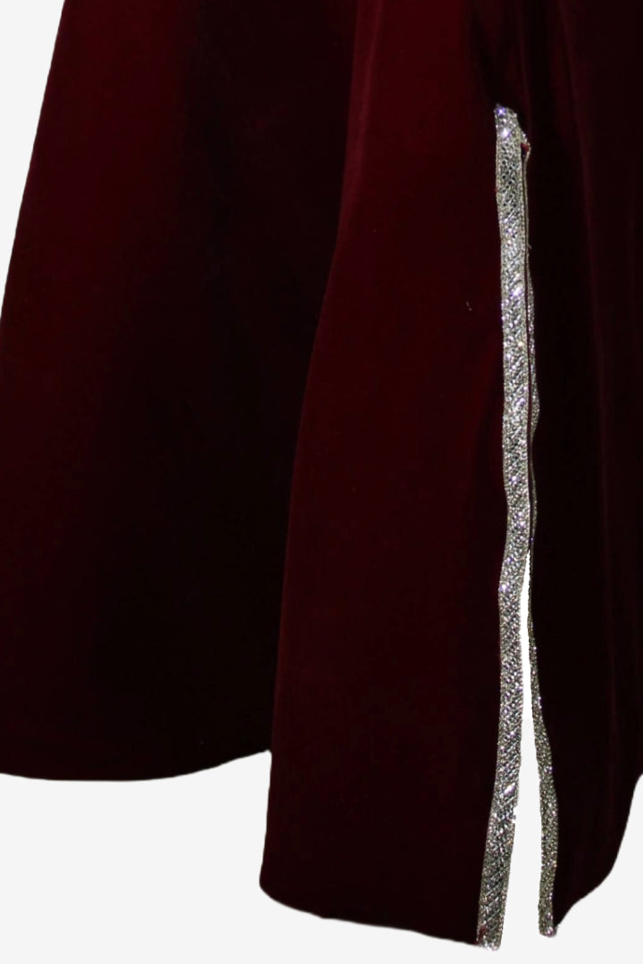 فستان مخمل مع تطريز