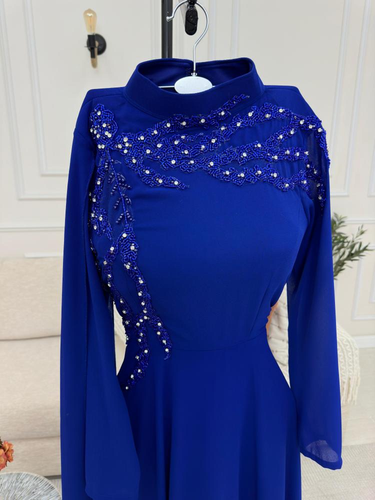 فستان شيفون مزدوج القبة مطرز يدويا