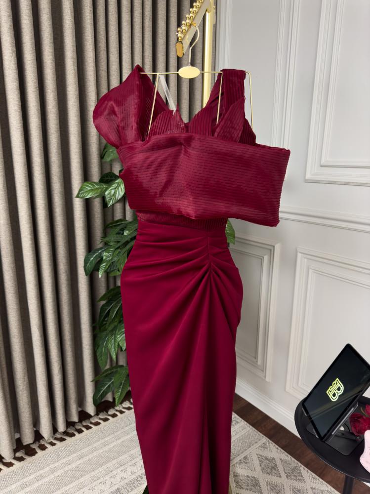 فستان من التفتا والجزر