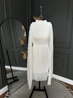 فستان شيفون ممزق ومطوي