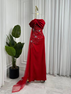 فستان باربي مطرز يدويًا وذيل من التول