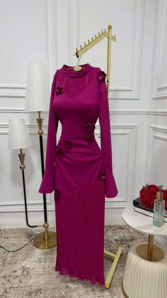 فستان من الكريب الناعم والشيفون