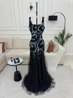 فستان من التفتا والتول الناعم