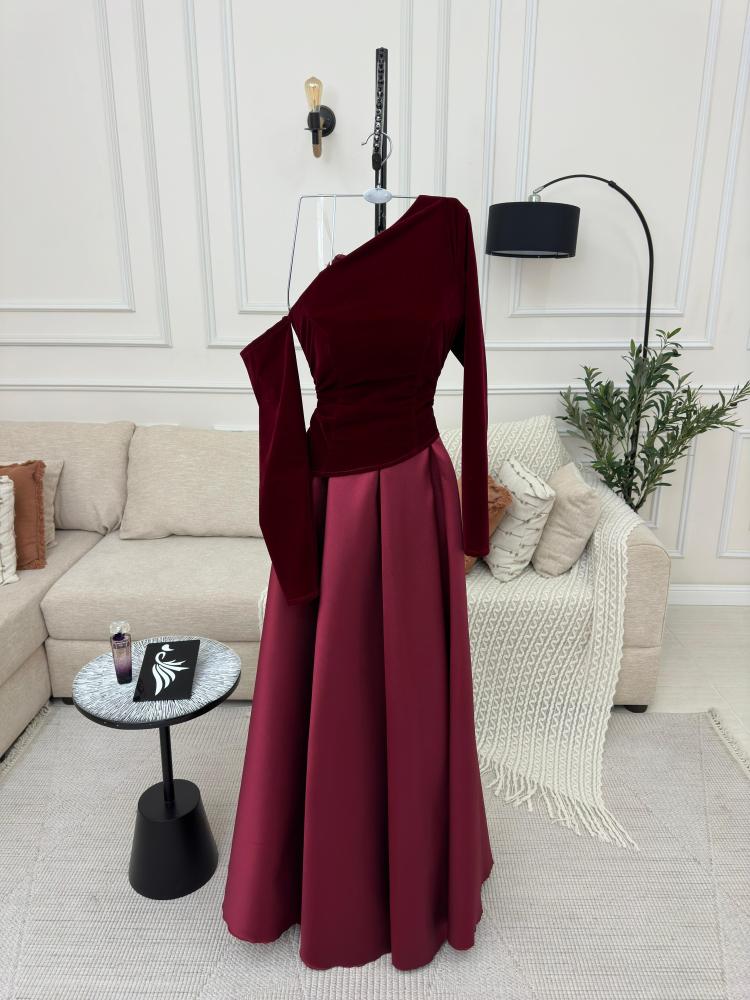 فستان ووجه ميكادو