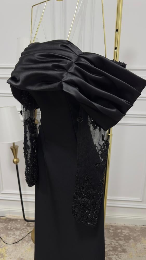 فستان باربي + تول مطرز بالخرز