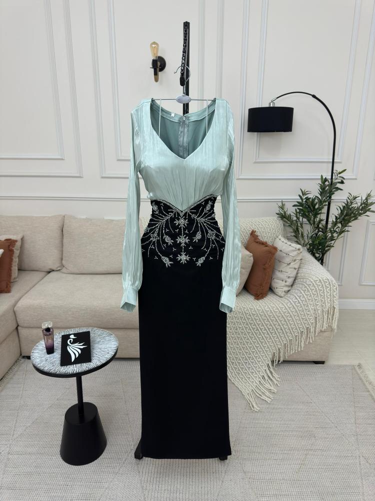 فستان باربي + كرنكلز + تطريز يدوي