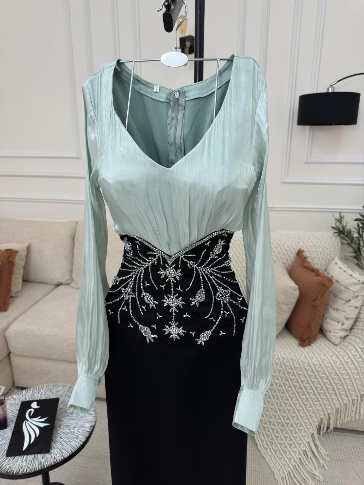 فستان باربي + كرنكلز + تطريز يدوي