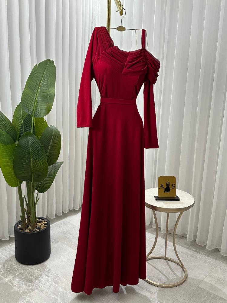 فستان من الكريب والشيفون