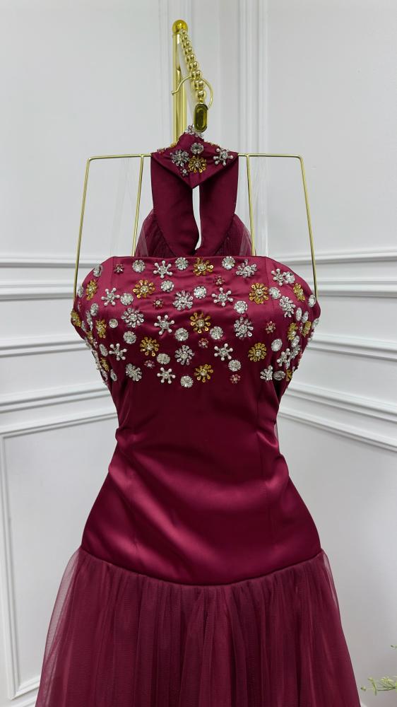 فستان تفتا مطرز مع تول