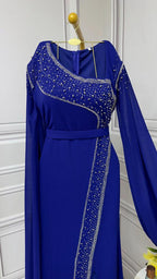 فستان من الكريب المرن والجورجيت