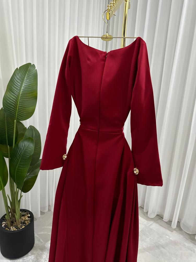 فستان باربي المزين بالكريستال