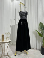 فستان جوخ مع تطريز على الصدر