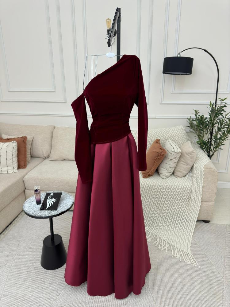 فستان ووجه ميكادو