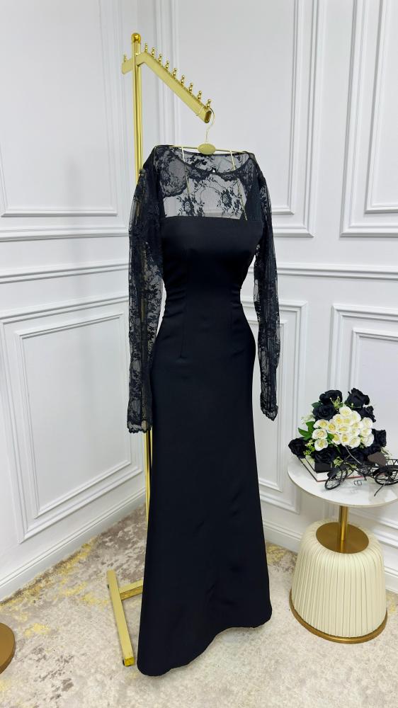 فستان باربي من الدانتيل الناعم