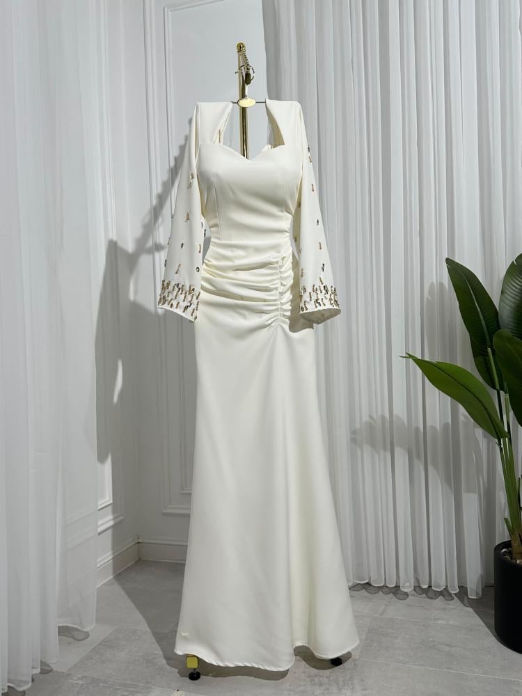 فستان باربي المطرز بالقناع