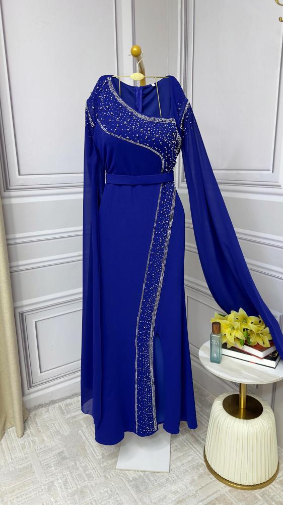 فستان من الكريب المرن والجورجيت