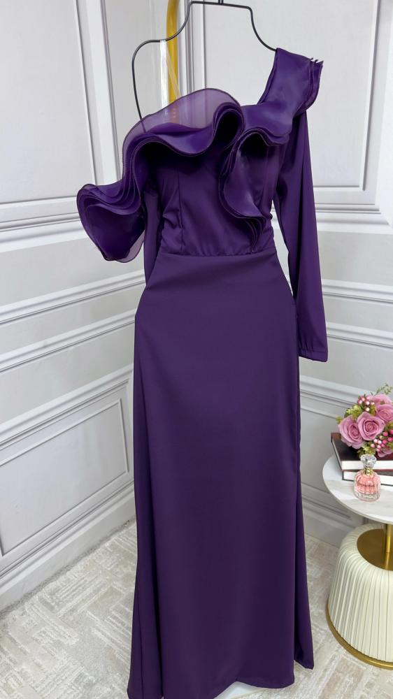 فستان ماكسي من قماش التفته المرن