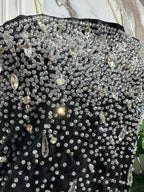 فستان ميكادو مع شقوق الصدر