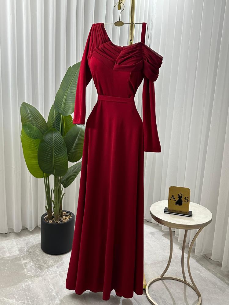 فستان من الكريب والشيفون